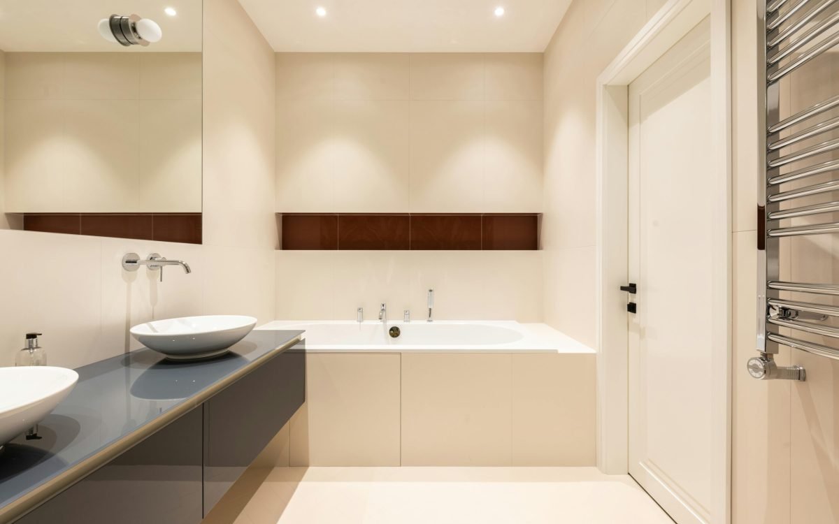 Wall Mount Bathroom Faucets for A Clean Contemporary Look